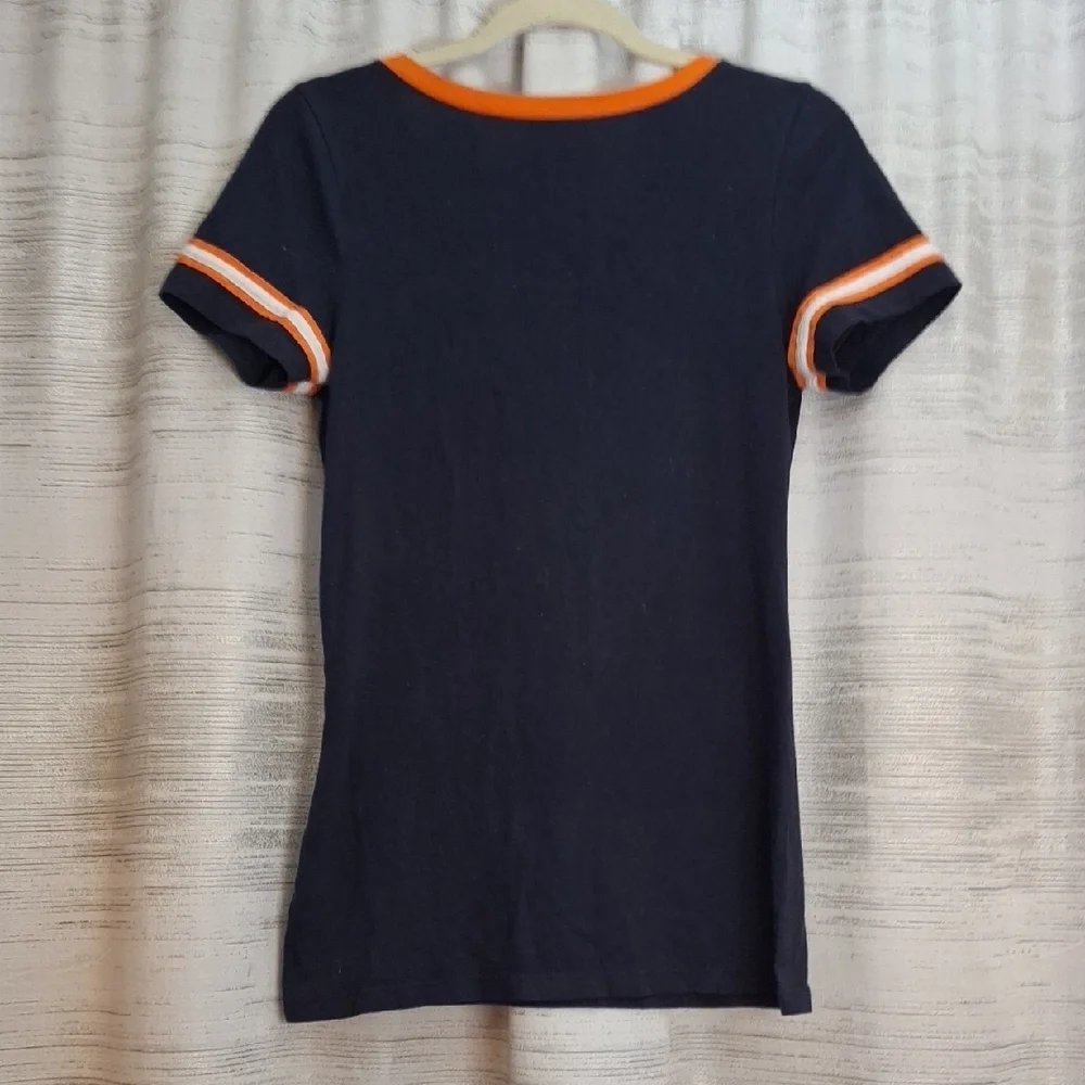 Chicago Bears Women's Navy V-Neck T-Shirt - Picture 5 of 5
